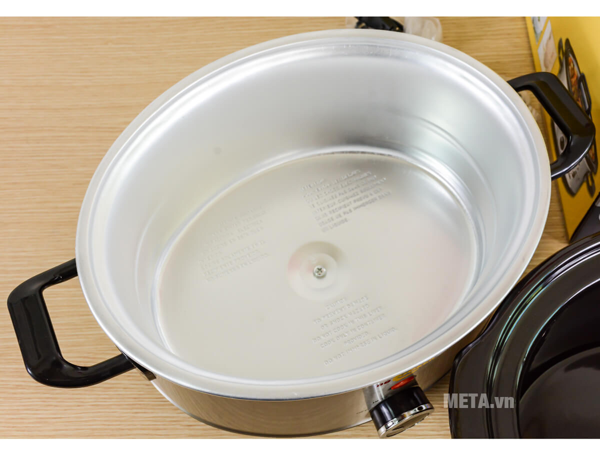 Nồi nấu cháo đa năng Hàn Quốc BBCooker 3.5 lít có nồi ngoài bằng thép không gỉ.