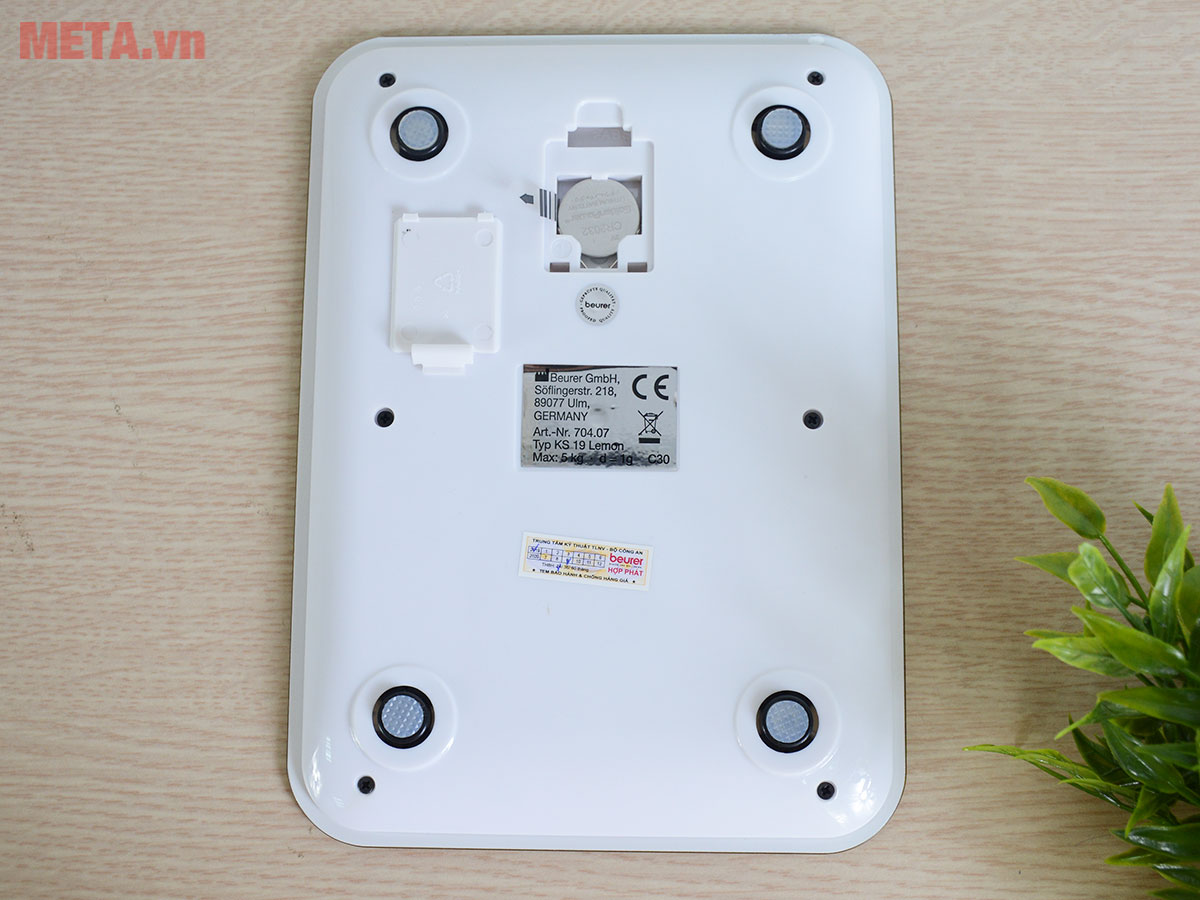 Cân nhà bếp Beurer KS19 với thiết kế màn hình LED hiển thị số dễ quan sát.
