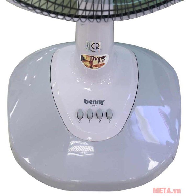 Quạt bàn Benny BFT46G có 3 tốc độ gió 