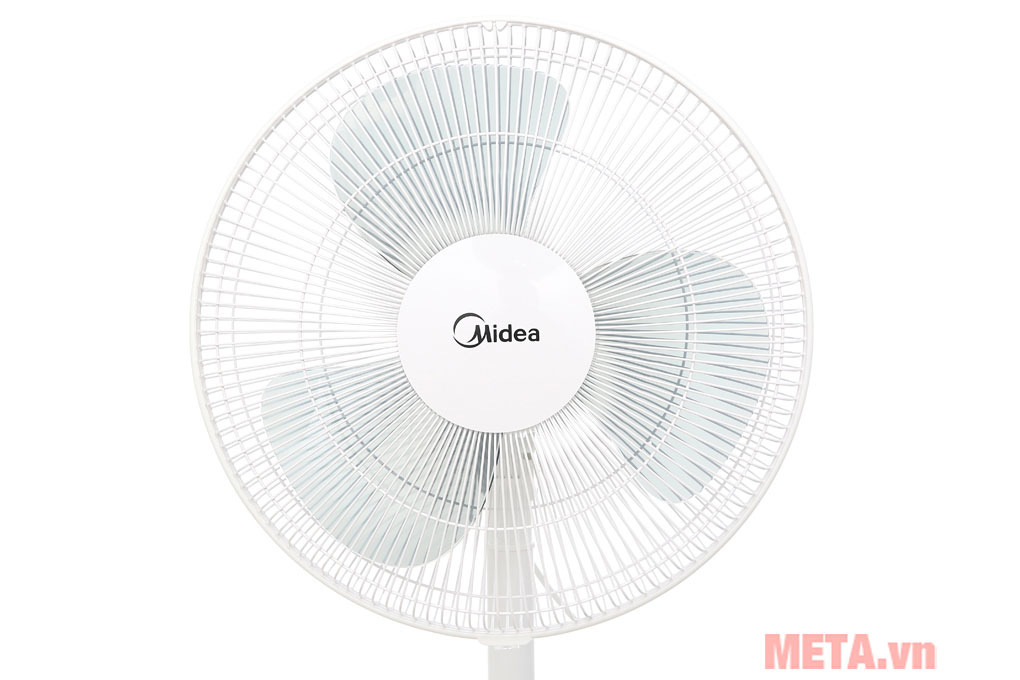 Quạt Midea FS40 18C được trang bị 3 cánh bằng nhựa, có đường kính 40cm