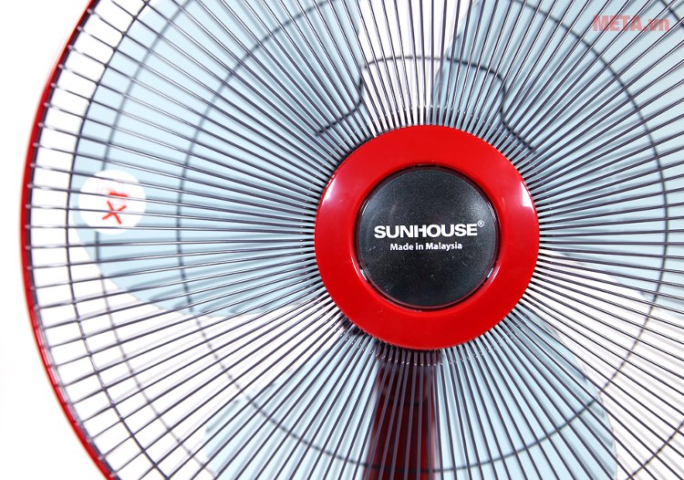 Quạt đứng Sunhouse SHD7630 với nan quạt đan chắc chắn.