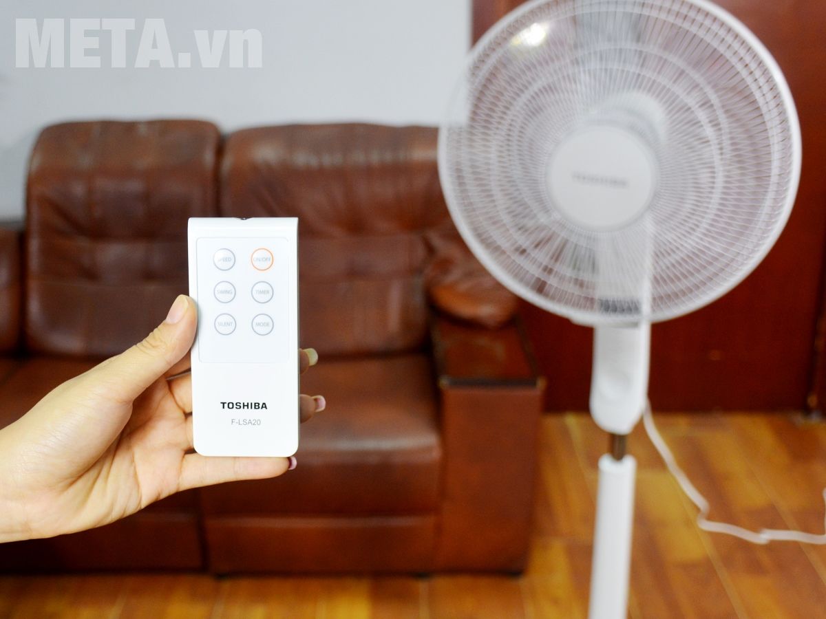 Quạt F LSA20 W VN đi kèm điều khiển từ xa