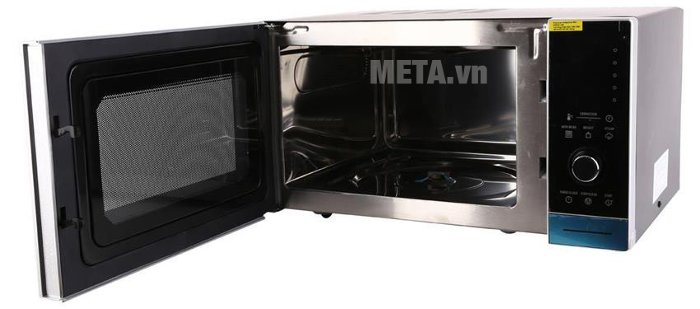 Lò vi sóng Electrolux EMS3085X có dung tích lớn.